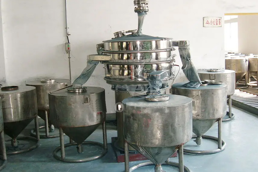 振蕩篩主要特點:換網(wǎng)容易,全封閉模式粉末不飛揚,可連續(xù)作業(yè)